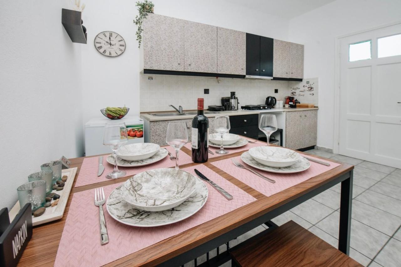 Ionian Luxury Apartments Перама Экстерьер фото